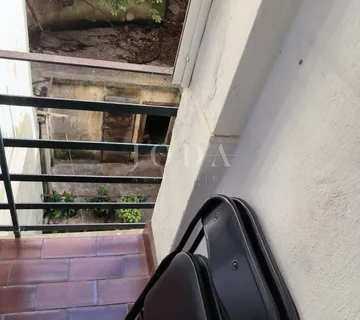 Stan blizu centra - cover