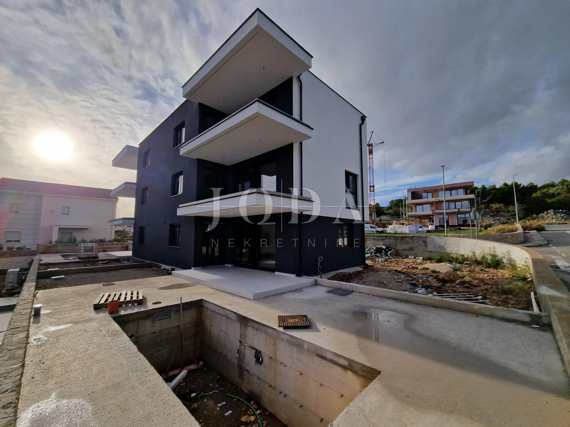 Dvoetažni apartman s bazenom i pogledom na more - cover