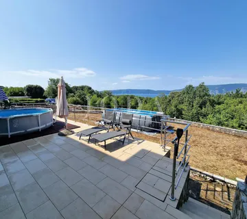 Apartman u prizemlju s pogledom na more - cover