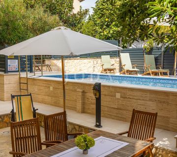 Selce dvije kuće na prodaju - cover