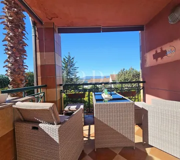 Malinska, Moderan stan s pogledom na more - cover