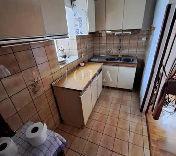 Stara kamena kuća za renovaciju, okolica Malinske - cover