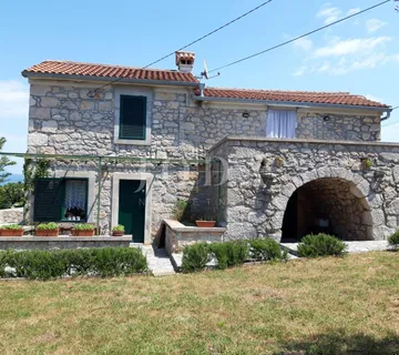 Autohtona kamena kuća s bazenom - otok Krk - cover