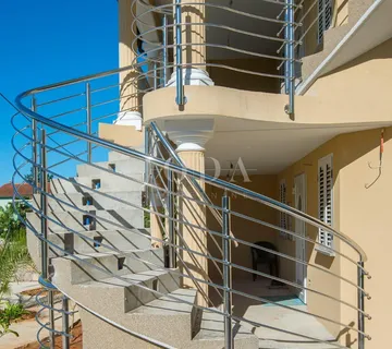 Dvojna apartmanska kuća za odmor, Malinska - otok Krk - cover