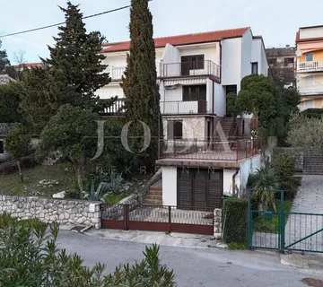 Crikvenica kuća blizu mora - cover