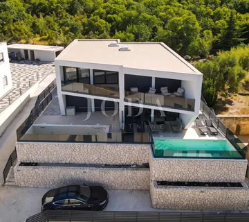 Jadranovo, moderna dvojna kuća s bazenom u roh bau - Jadranovo, Crikvenica