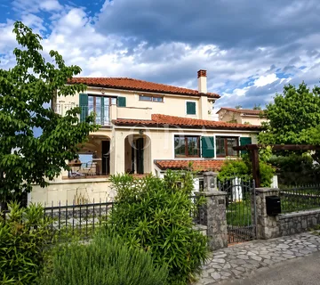 Mediteranska vila u Dobrinju