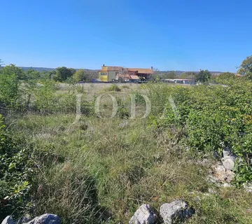 Građevinsko zemljište na mirnoj lokaciji,Labin okolica
