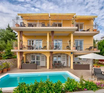 Dramalj-kuca sa 7 apartmana - Dramalj, Crikvenica