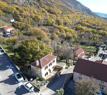 Križišće primorska kuća sa velikom okućnicom - cover