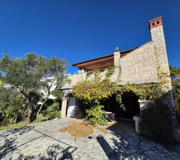 Kuća na izvanrednoj lokaciji - grad Krk - cover