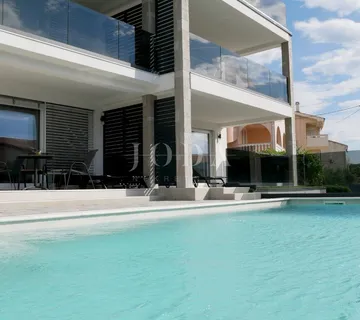 Novi apartman s bazenom i pogledom na more - Punat - cover