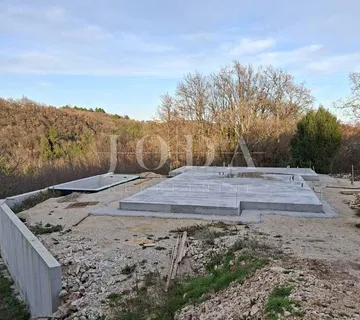 Atraktivno građevinsko zemljište,LABIN