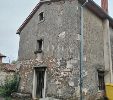Labin, okolica, starina za adaptaciju u manjem selu