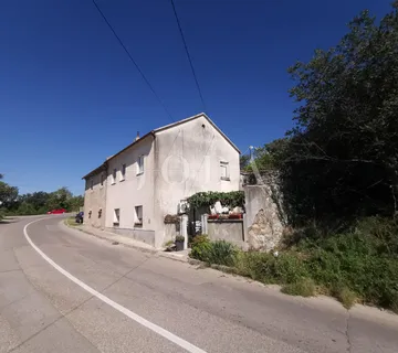 Bribir, kuća s okućnicom - cover