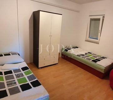 Novi Vinodolski, apartmanska kuća - cover
