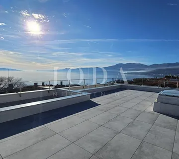 Kantrida, luksuzni penthouse s panoramskom terasom i tri garažna mjesta - Rijeka