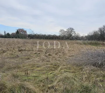 Građevinsko zemljište 1850m2,LABIN okolica