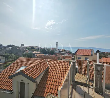 Novi Vinodolski, kuća u centru s panoramskim pogledom - cover