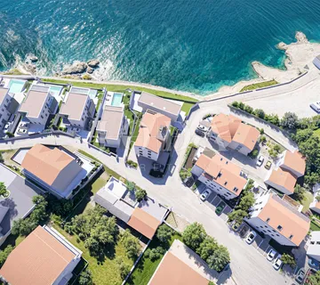 Povile novogradnja sa okućnicom - Povile, Novi Vinodolski