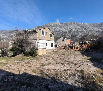 Cesarica kuća - cover