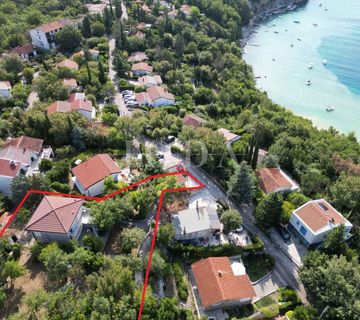 Kuća iznad plaže - cover