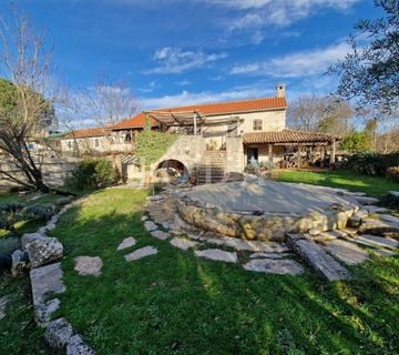 Kamena kuća s bazenom na mirnoj lokaciji, okolica Dobrinja - otok Krk - cover