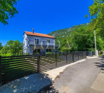 Tribalj kuća 600m2 sa bazenom - cover