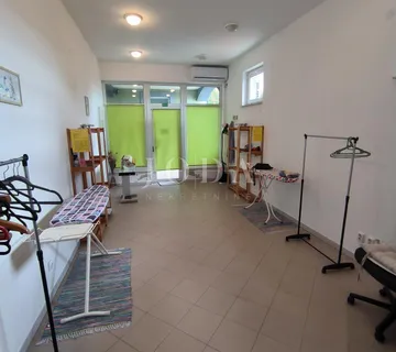 Poslovni prostor na odličnoj lokaciji u Novom Vinodolskom  - cover