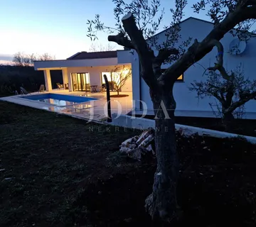Rovinj, okolica, novoizgrađena moderna Villa