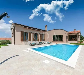 Labin, Villa sa bazenom na traženoj lokaciji - cover