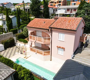 Novi Vinodolski kuća s bazenom