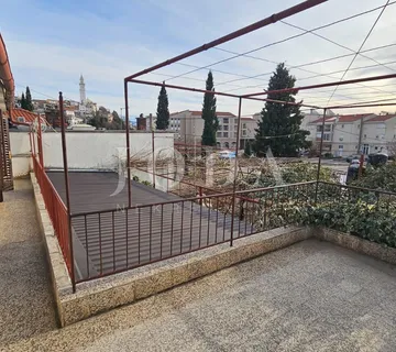 Novi Vinodolski, kuća u blizini mora