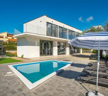 Otok Krk - moderna samostojeća kuća s bazenom - cover