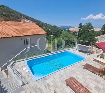 Lukovo kuća sa 4 apartmana - Lukovo, Senj