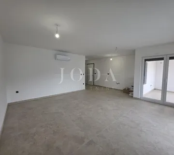 NOVI VINODOLSKI, novogradnja,stan u prizemlju