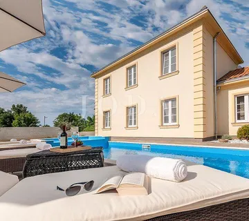Barban, okolica, Villa na mirnoj lokaciji sa bazenom