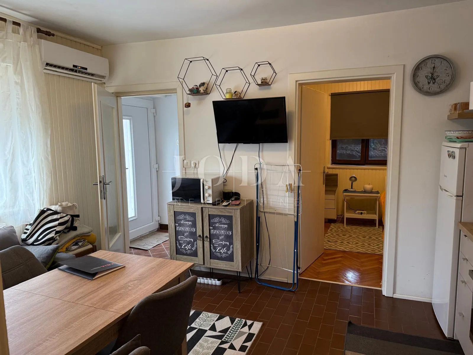 Trsat dvosobni stan idealan za najam - cover