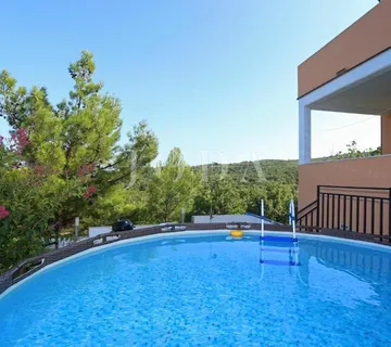 EKSKLUZIVNO, LABIN, PREKRASNA KUĆA OKRUŽENA PRIRODOM I POGLEDOM NA MORE - cover