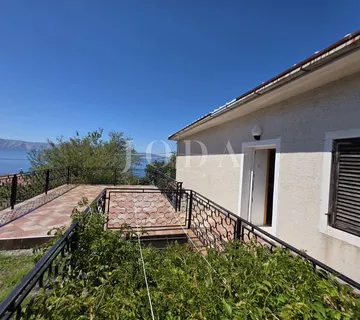 Novi Vinodolski, Smokvica Krmpotska, kuća sa dva stana - cover