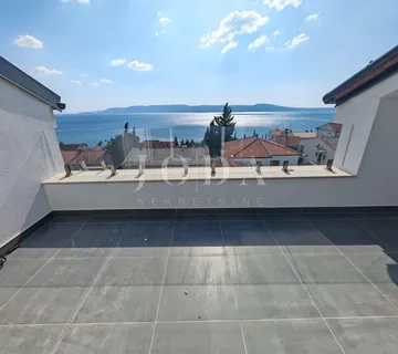 Novogradnja s panoramskim pogledom na more - cover