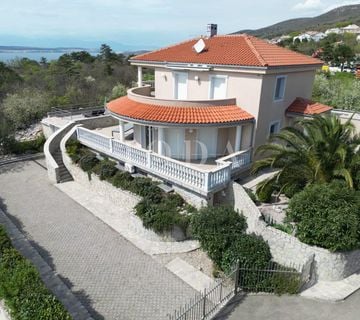 Crikvenica, vila sa bazenom i pogledom na more! - cover