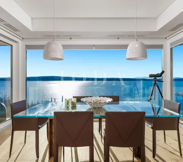 Luksuzna kuća u 1. redu do mora - cover