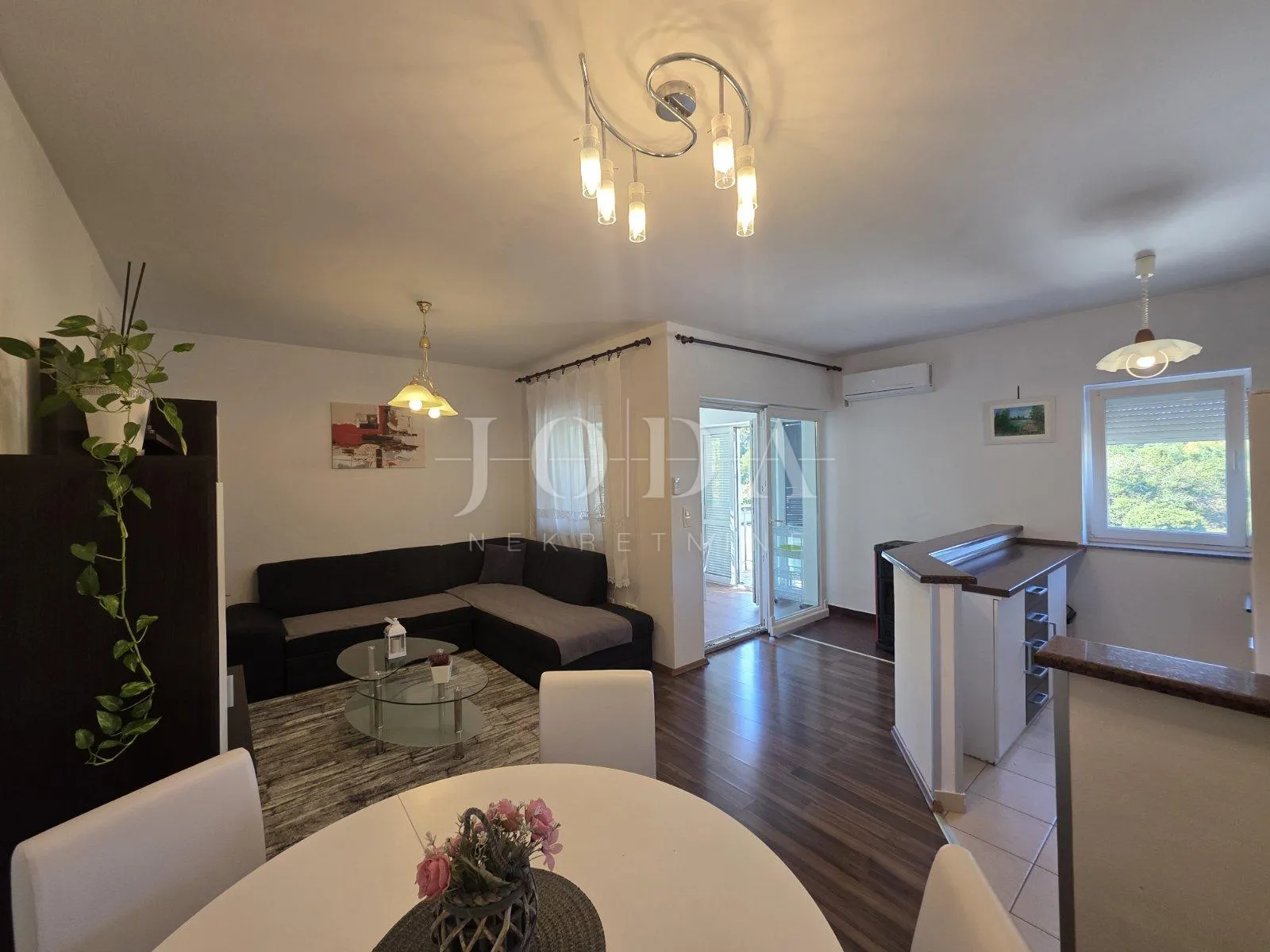 Novi Vinodolski, stan u blizini mora - cover