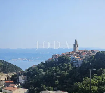 Vrbnik - novi apartman u prizemlju s pogledom na more - cover