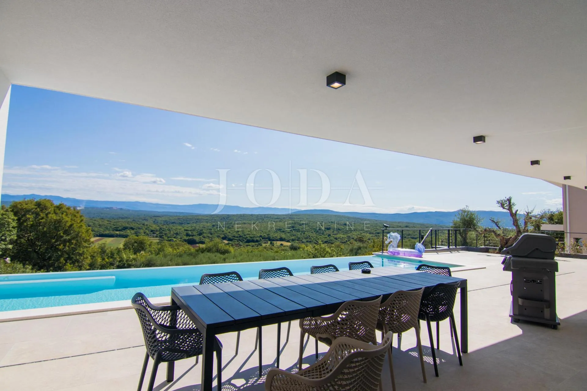 Nova moderna kuća - okolica grada Krka - cover