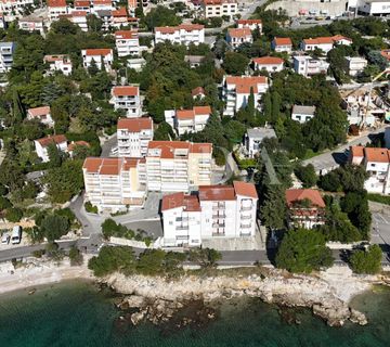 Crikvenica dvoetažni stan blizu mora - cover