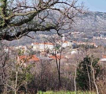 Bribir, građevinski teren 806 m2 sa pogledom - cover