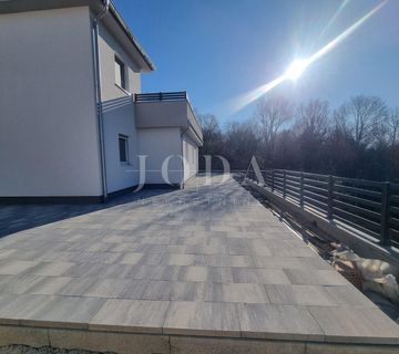 CRIKVENICA, zaleđe, stan 72m2 sa okućnicom  - cover