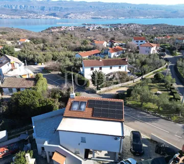 Šilo kuća sa 3 apartmana - cover